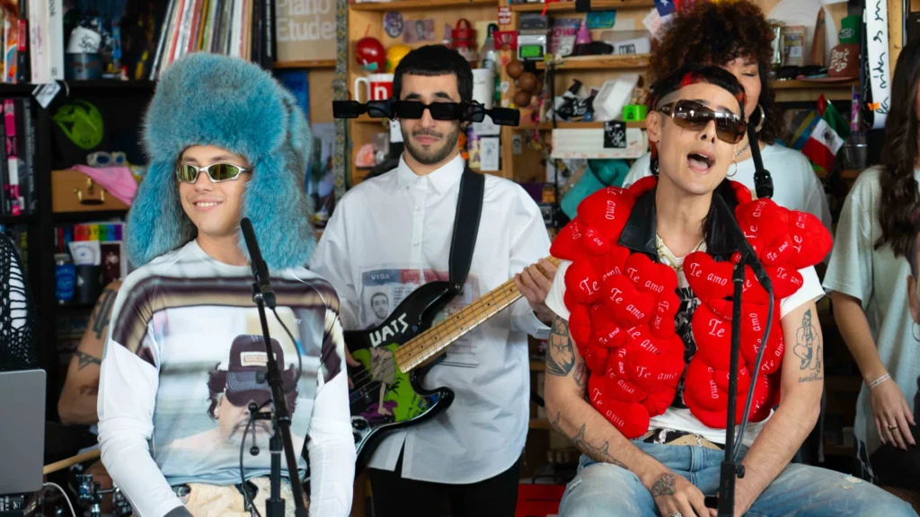 CA7RIEL Y PACO AMOROSO: EL TINY DESK QUE LOS CATAPULTÓ ca7riel y paco